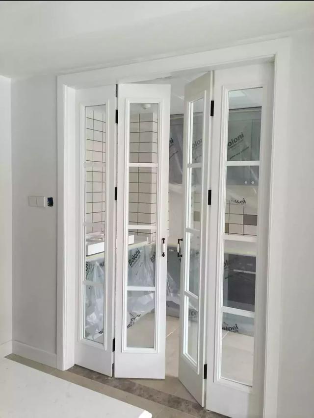 小户型厨房卫生间用推拉门好还是折叠门好，这几款不仅颜值高还实用